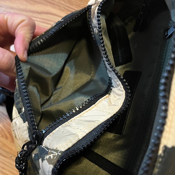 Free People Movement Quilted Print Sling Bag Camo NEW - Picture 13 of 17